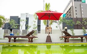 Sunshine Hip Hotel